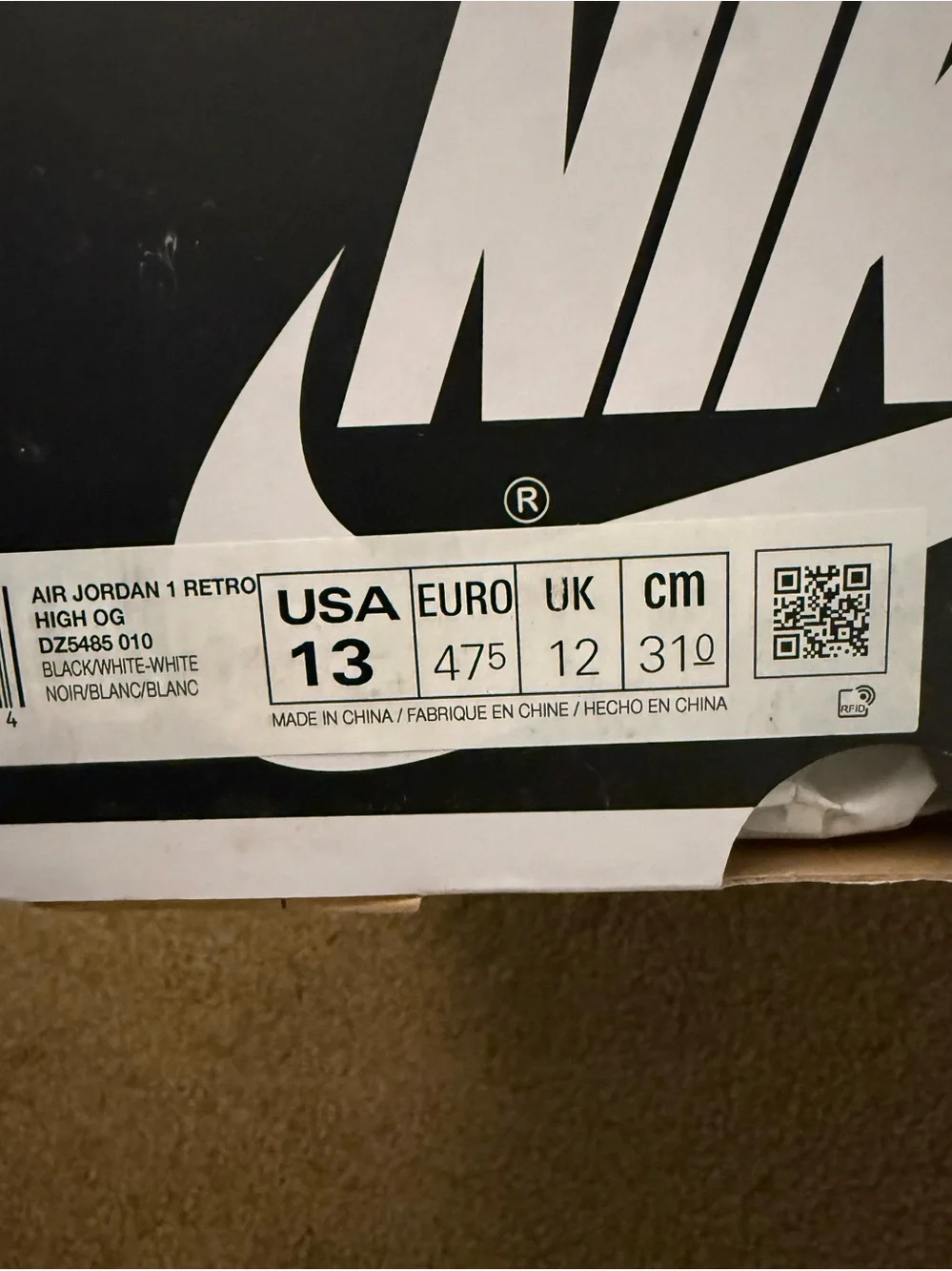 Jordan• 1 Retro High OG in Black, White